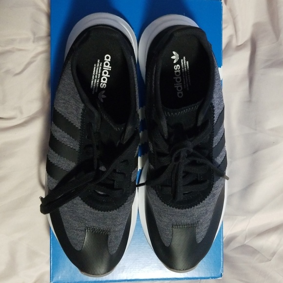 Black Adidas sneakers - Picture 4 of 5